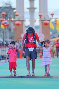 BIB: 5146
                            <button type="button" onclick="openModal(21766645)" class="btn btn-primary btn-sm float-right btn-popup" data-toggle="modal" data-target=".modal-high-quality">
                        <i class="fas fa-shopping-cart"></i> Add to Cart
                    </button>
                                            <button type="button" onclick="isThisMe(21766645, true)" class="btn btn-success btn-sm float-right btn-popup btn-isme hidden" data-toggle="tooltip" data-placement="bottom" title="นี่คือรูปของคุณใช่ไหม คลิกที่นี่เพื่อเอาเข้าอัลบั้ม">
                        <i class="fas fa-plus"></i> Add to album
                    </button>
                    <button type="button" onclick="isThisMe(21766645, false)" class="btn btn-warning btn-sm float-right btn-popup btn-isnotme hidden">
                        <i class="fas fa-ban"></i> Remove from album
                    </button>